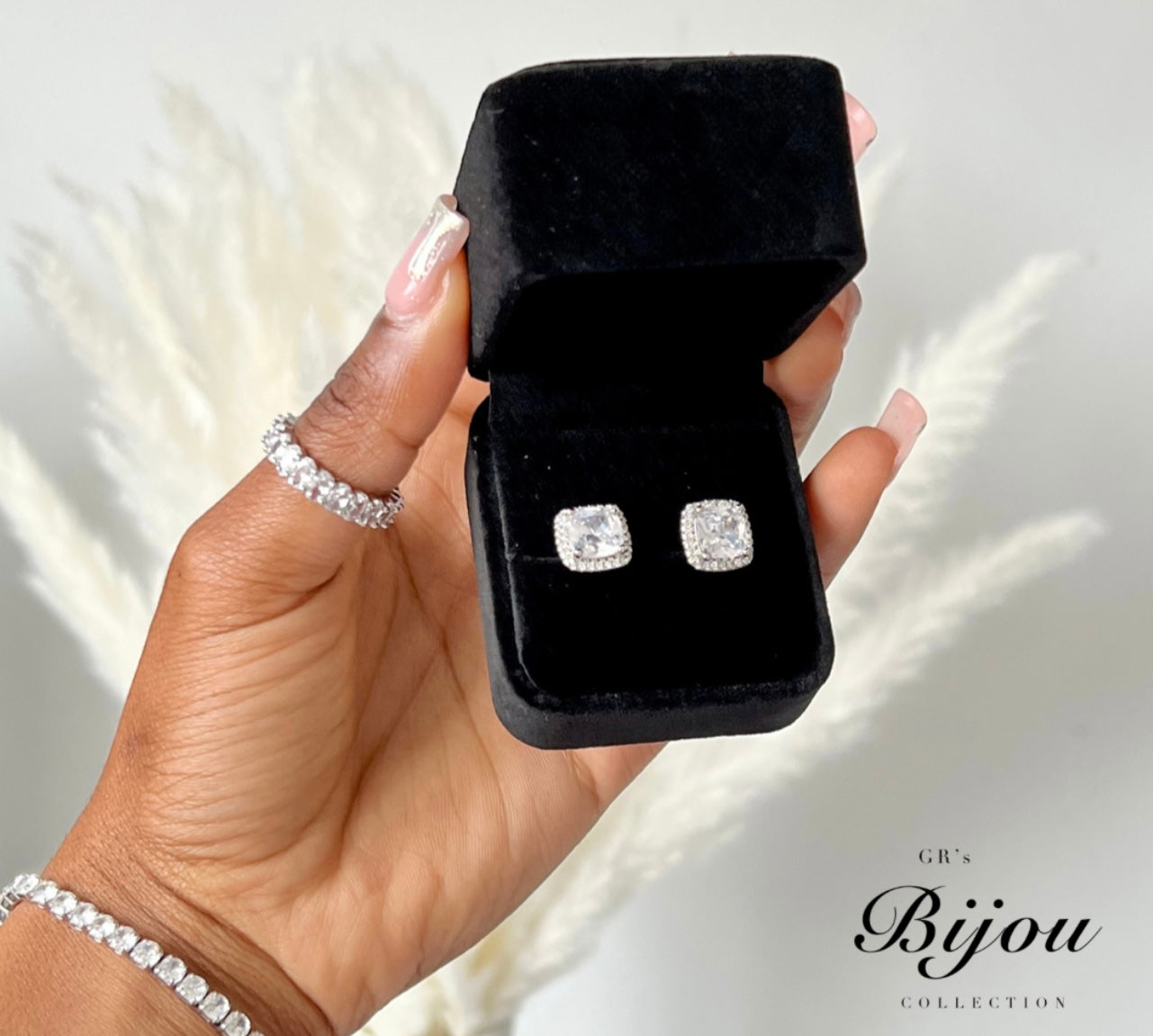 Alya Studs